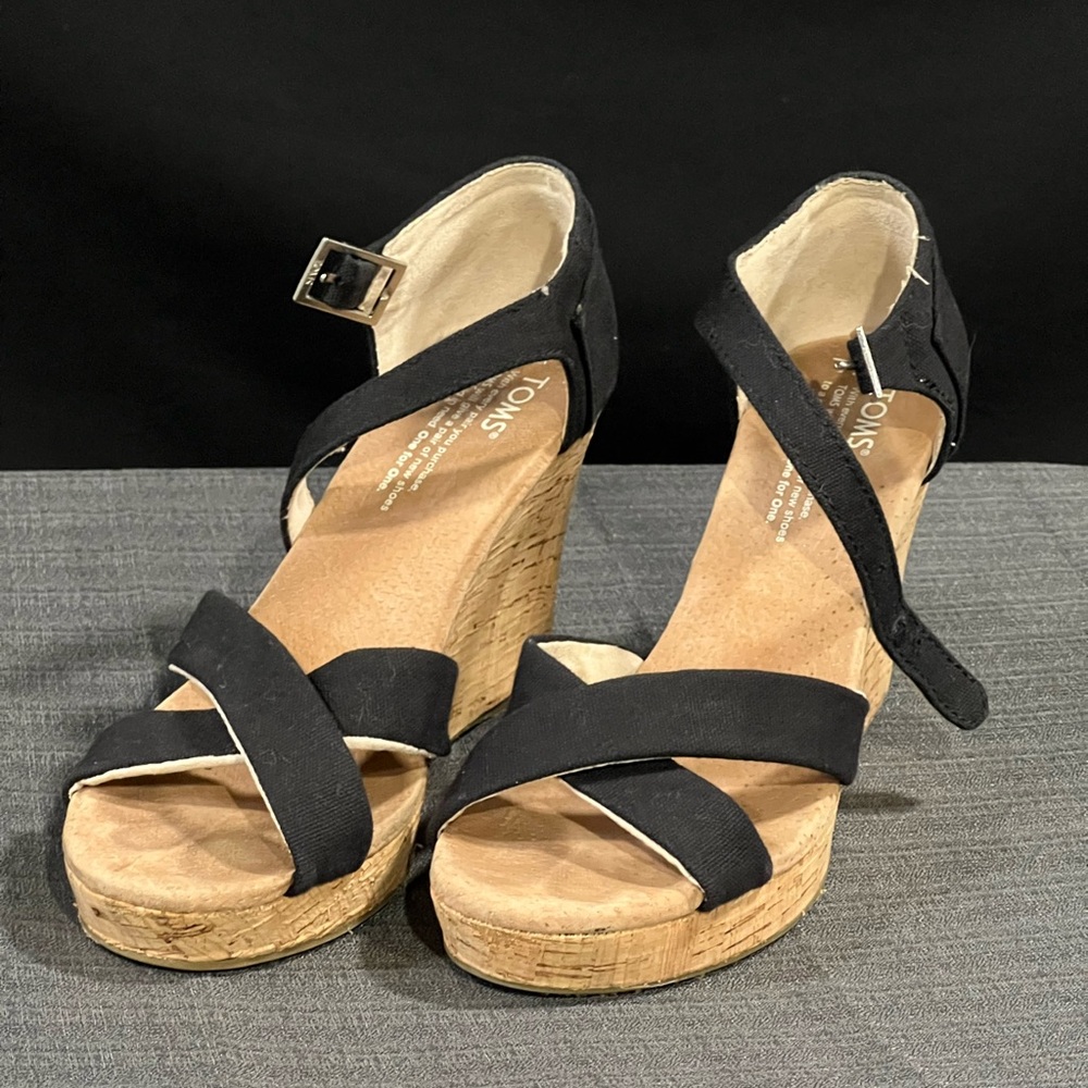 TOMS Black Strap Wedges